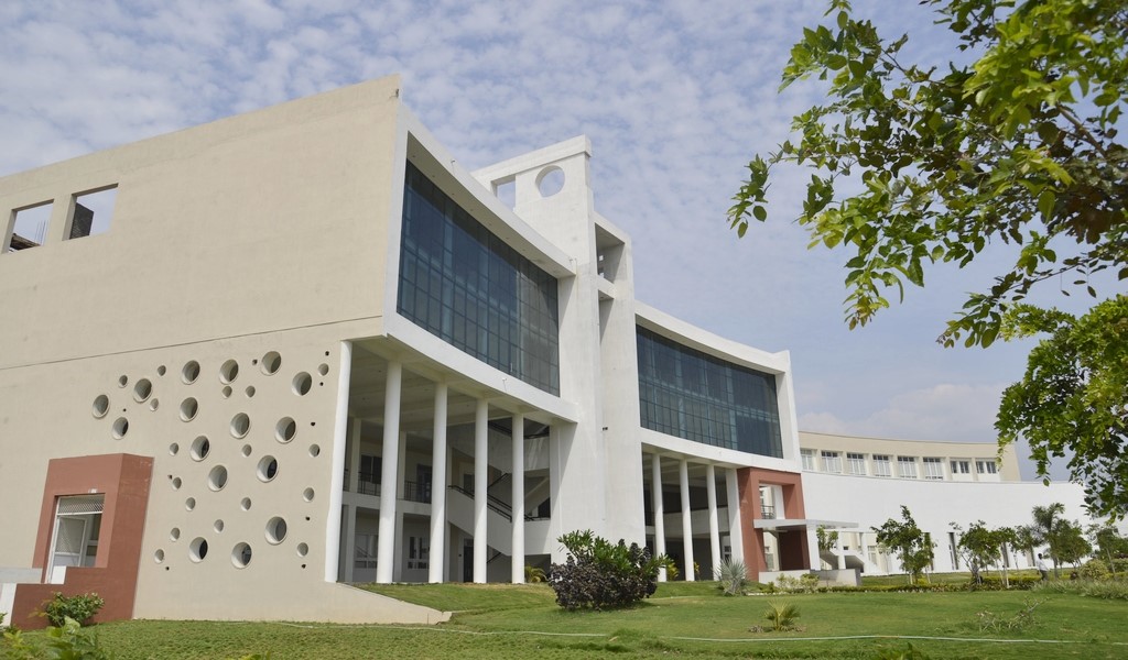 Dhirajlal Gandhi College of Technology (DGCT), Salem